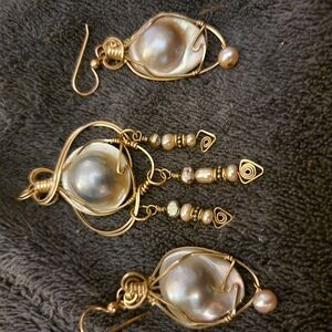 Elegant Gold and Pearl Earrings